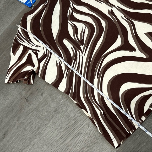 adidas Originals animal three stripe zebra print t-shirt brown Women’s Sz medium - Picture 9 of 9
